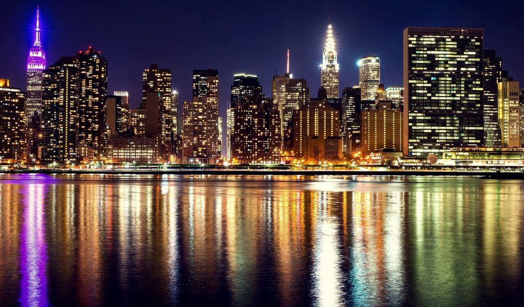 Обои ночь, фонари, огни, река, небоскребы, дома, набережная, сша, нью-йорк, new york, night, lights, river, skyscrapers, home, promenade, usa разрешение 4000x2670 Загрузить