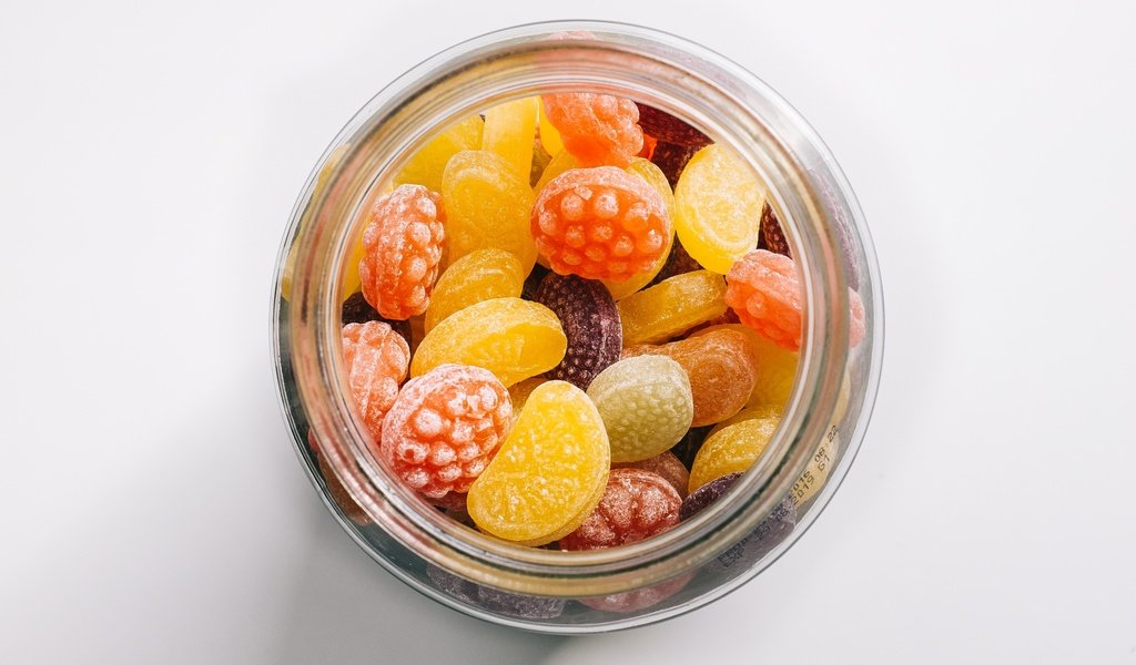 Обои конфеты, сладкое, банка, леденцы, карамель, candy, sweet, bank, lollipops, caramel разрешение 2048x1365 Загрузить