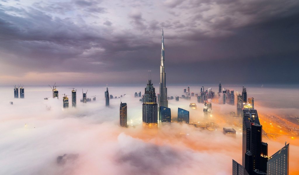 Обои небо, облака, туман, небоскребы, дубай, оаэ, бурдж-халифа, the sky, clouds, fog, skyscrapers, dubai, uae, burj khalifa разрешение 2000x1333 Загрузить