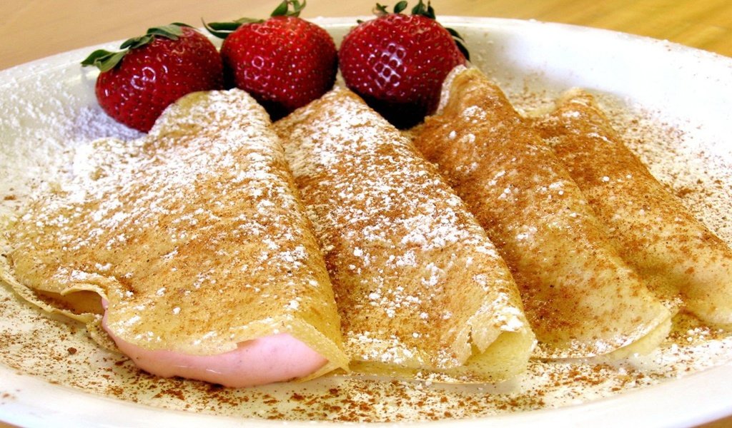 Обои клубника, блинчики, сахарная пудра, блины, начинка, strawberry, pancakes, powdered sugar, filling разрешение 1920x1080 Загрузить