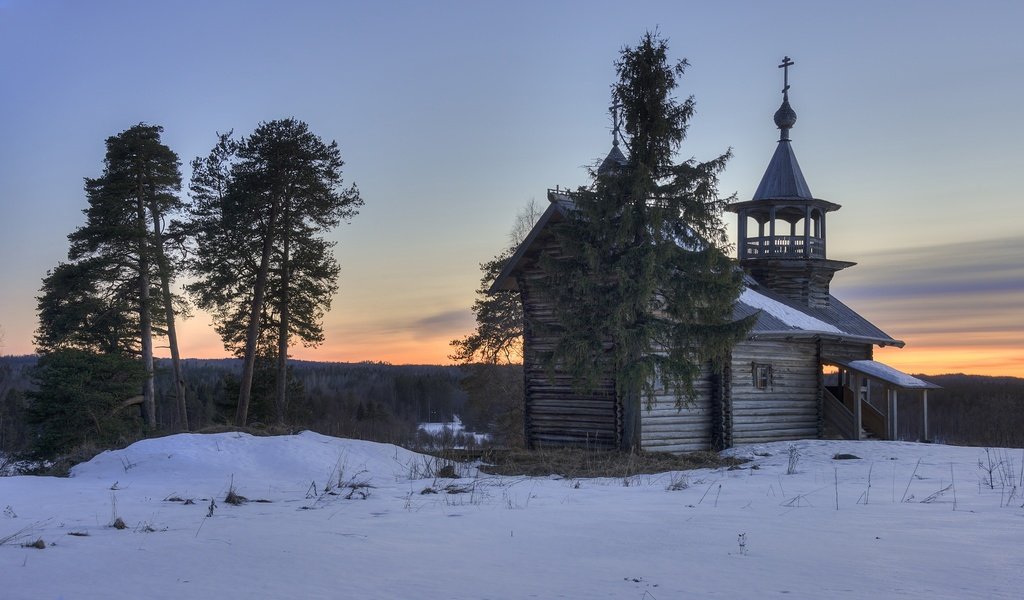 Обои вечер, снег, деревня, весна, церковь, карелия, the evening, snow, village, spring, church, karelia разрешение 2396x1400 Загрузить