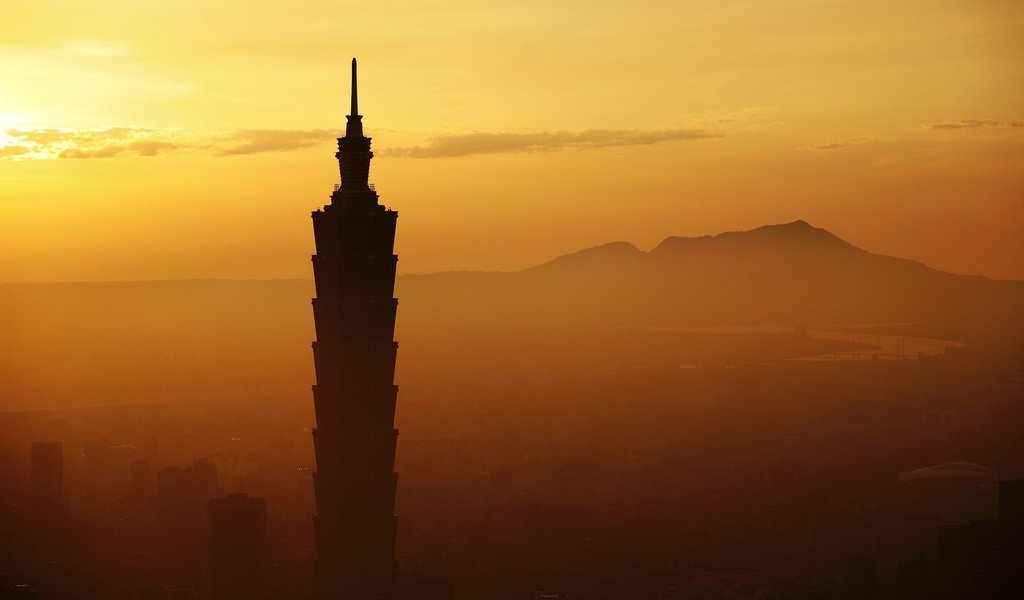 Обои туман, город, дом, тайбэй, тайвань, небоскрёб, fog, the city, house, taipei, taiwan, skyscraper разрешение 2560x1600 Загрузить