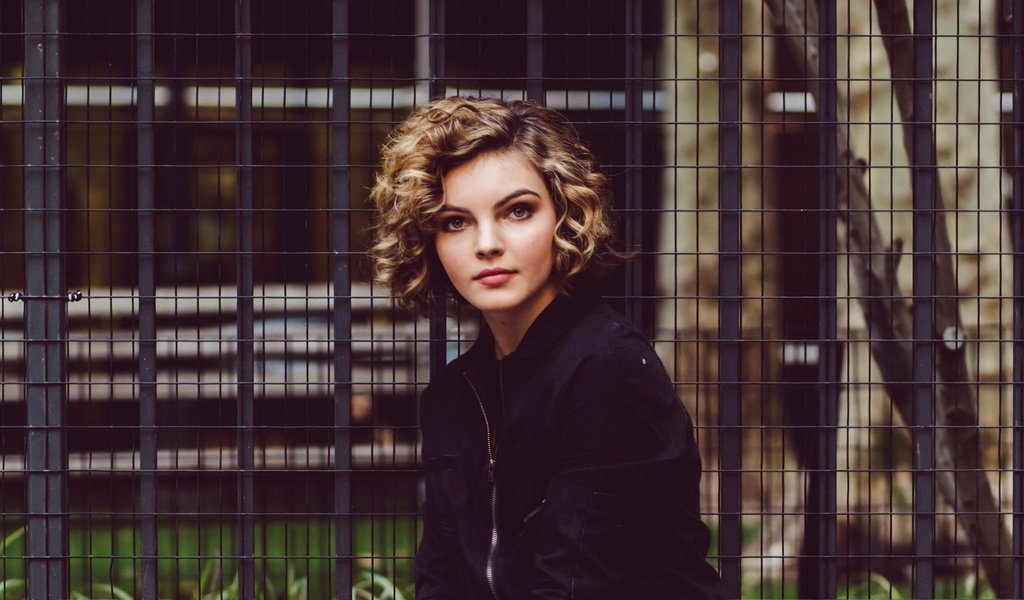 Обои модель, решетка, макияж, прическа, куртка, камрен бикондова, camren bicondova, камрен рене бикондова, camren renee bicondova, model, grille, makeup, hairstyle, jacket, camren bikondoa, camren renee bikondoa разрешение 2560x1600 Загрузить