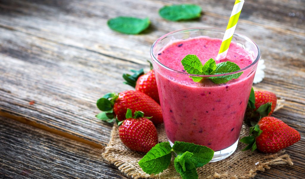 Обои мята, напиток, клубника, ягоды, коктейль, трубочка, смузи, mint, drink, strawberry, berries, cocktail, tube, smoothies разрешение 3840x2400 Загрузить