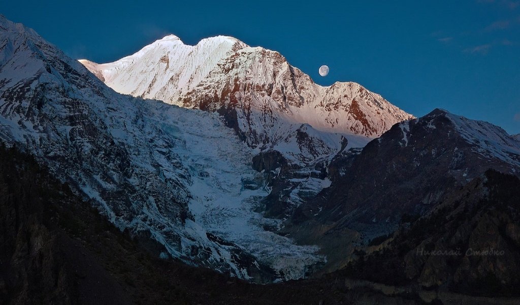 Обои горы, ледник, гималаи, непал, гангапурна, николай стюбко, mountains, glacier, the himalayas, nepal, gangapurna, nikolai stupka разрешение 1920x1257 Загрузить