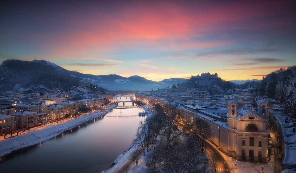 Обои река, снег, закат, зима, город, австрия, зальцбург, river, snow, sunset, winter, the city, austria, salzburg разрешение 1920x1139 Загрузить