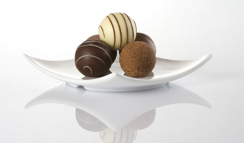 Обои конфеты, шоколад, сладкое, тарелка, candy, chocolate, sweet, plate разрешение 3469x2323 Загрузить