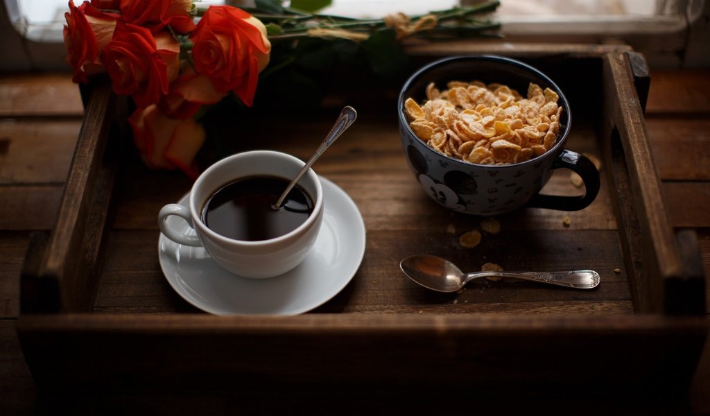 Обои розы, кофе, чашка, завтрак, поднос, кукурузные хлопья, roses, coffee, cup, breakfast, tray, corn flakes разрешение 2048x1365 Загрузить