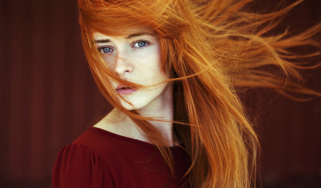 Обои девушка, взгляд, волосы, лицо, рыжеволосая, girl, look, hair, face, redhead разрешение 5616x3744 Загрузить