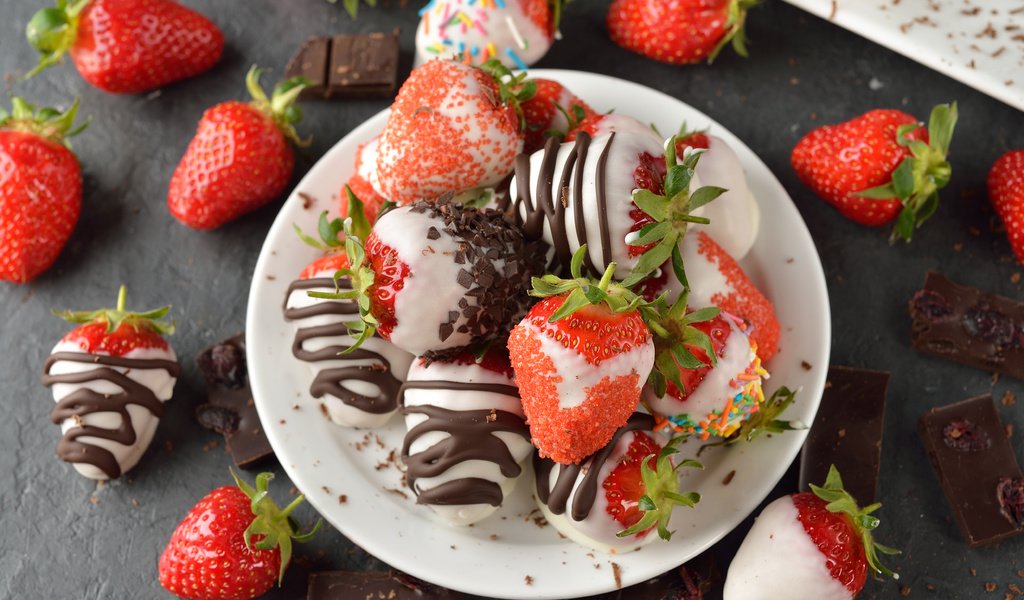 Обои ягоды, шоколад, сладкое, десерт, клубника в шоколаде, berries, chocolate, sweet, dessert, chocolate-covered strawberries разрешение 5200x3472 Загрузить