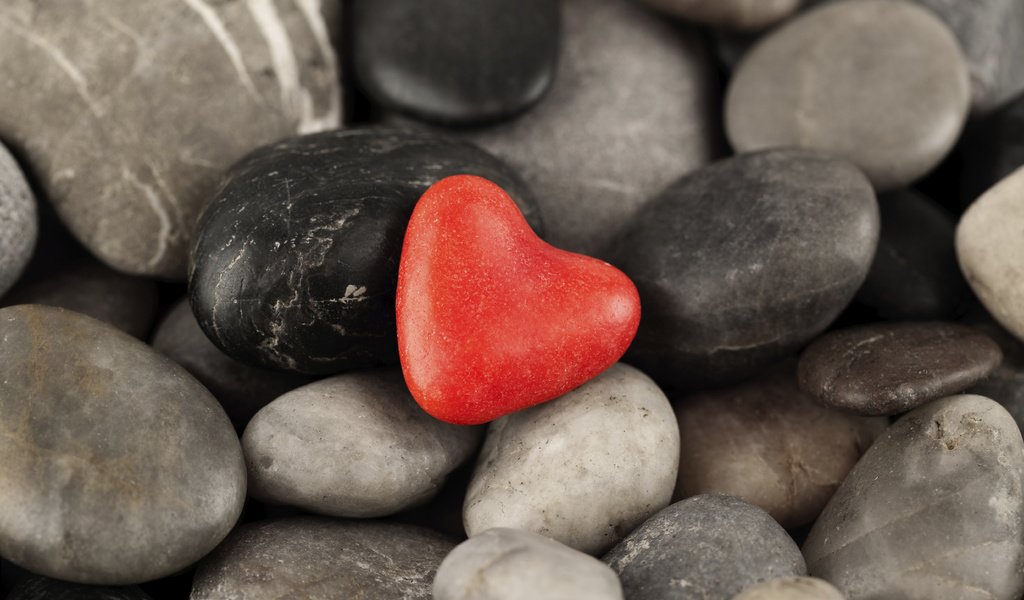 Обои камни, галька, сердечко, форма, сердце, stones, pebbles, heart, form разрешение 2560x1600 Загрузить