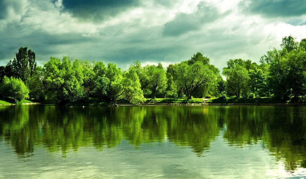 Обои небо, облака, деревья, озеро, отражение, the sky, clouds, trees, lake, reflection разрешение 1920x1080 Загрузить