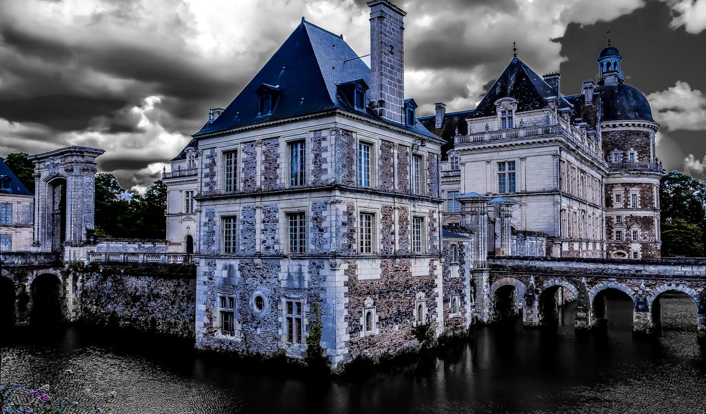 Обои замок, франция, сен-жорж-сюр-луар, замок серран, chateau de serrant, castle, france, saint-georges-sur-loire, the château de serrant разрешение 2680x1600 Загрузить