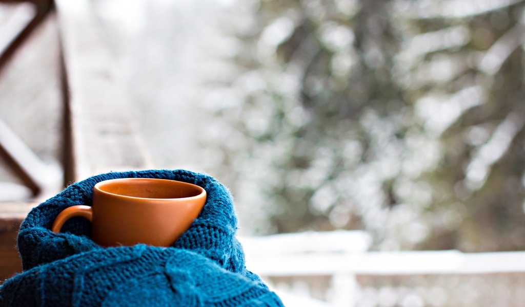 Обои зима, кофе, окно, чашка, шарф, winter, coffee, window, cup, scarf разрешение 2560x1706 Загрузить