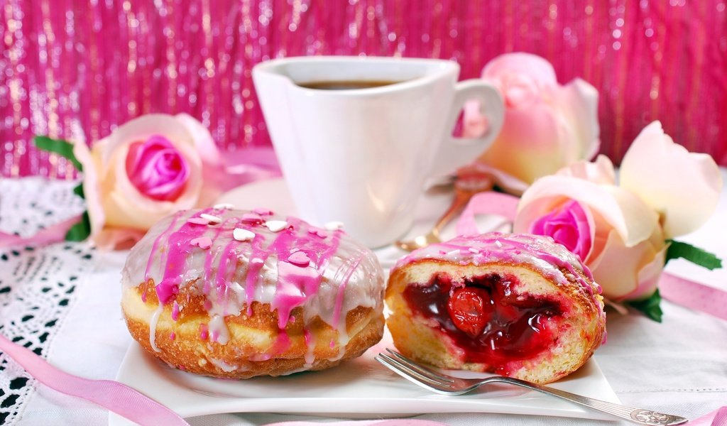 Обои фон, розы, кофе, пончики, выпечка, десерт, глазурь, варенье, background, roses, coffee, donuts, cakes, dessert, glaze, jam разрешение 3872x2592 Загрузить