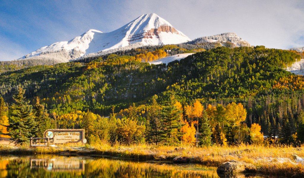 Обои озеро, горы, природа, лес, отражение, пейзаж, осень, kit frost, lake, mountains, nature, forest, reflection, landscape, autumn разрешение 3840x2400 Загрузить