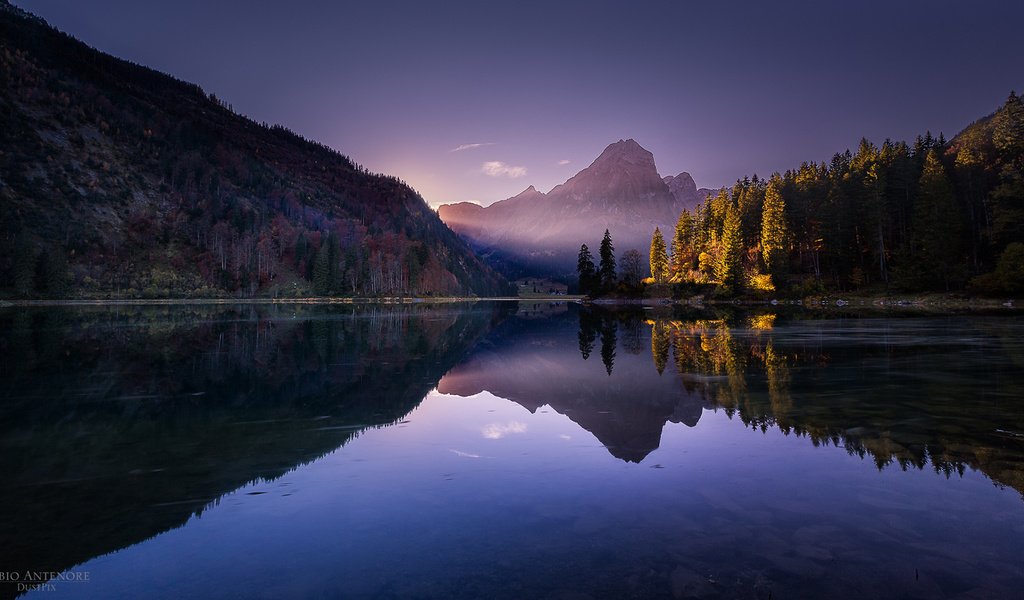 Обои небо, fabio antenore, деревья, озеро, горы, природа, лес, отражение, осень, the sky, trees, lake, mountains, nature, forest, reflection, autumn разрешение 1920x1080 Загрузить