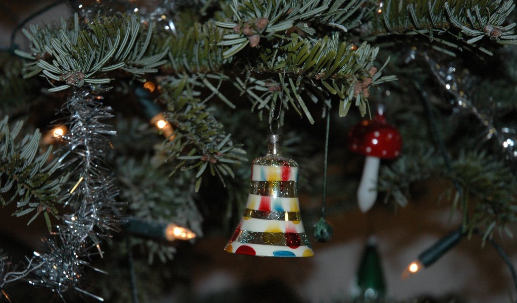 Обои новый год, елка, украшения, рождество, гирлянда, мишура, new year, tree, decoration, christmas, garland, tinsel разрешение 2880x1800 Загрузить