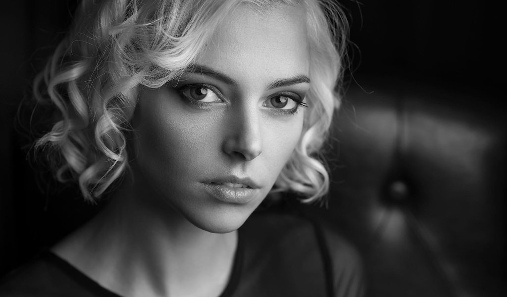 Обои девушка, портрет, чёрно-белое, модель, лицо, riona, bruno birkhofer, girl, portrait, black and white, model, face разрешение 2000x1335 Загрузить