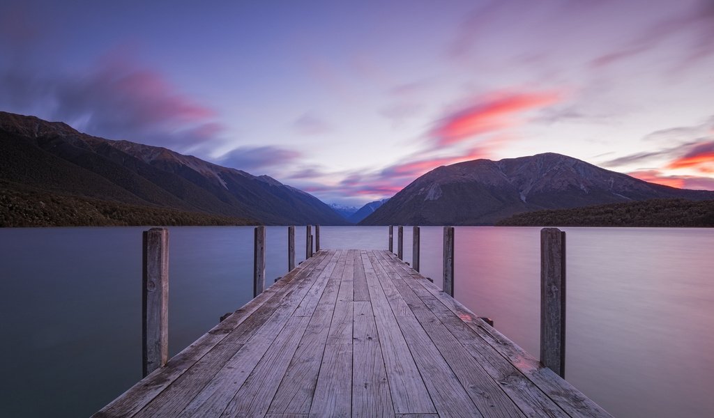 Обои озеро, горы, природа, мостик, пейзаж, jon teo, lake, mountains, nature, the bridge, landscape разрешение 1920x1200 Загрузить