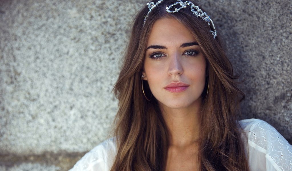 Обои девушка, взгляд, модель, волосы, лицо, клара алонсо, girl, look, model, hair, face, clara alonso разрешение 2880x1800 Загрузить