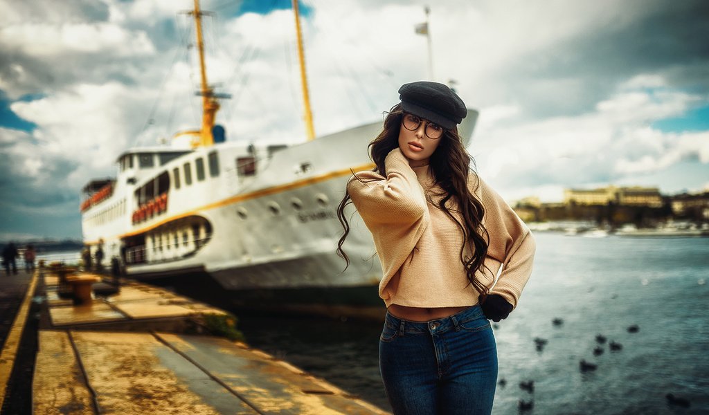 Обои девушка, фото, корабль, причал, kaan altindal, girl, photo, ship, pier разрешение 1920x1200 Загрузить