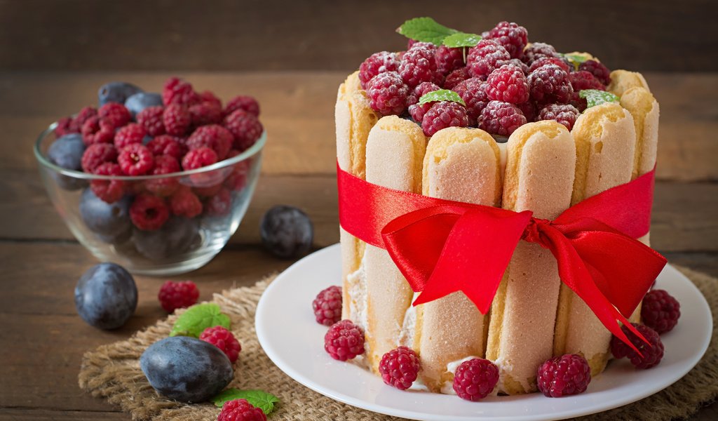 Обои малина, ягоды, торт, десерт, бант, сливы, савоярди, raspberry, berries, cake, dessert, bow, plum, savoiardi разрешение 6000x4000 Загрузить