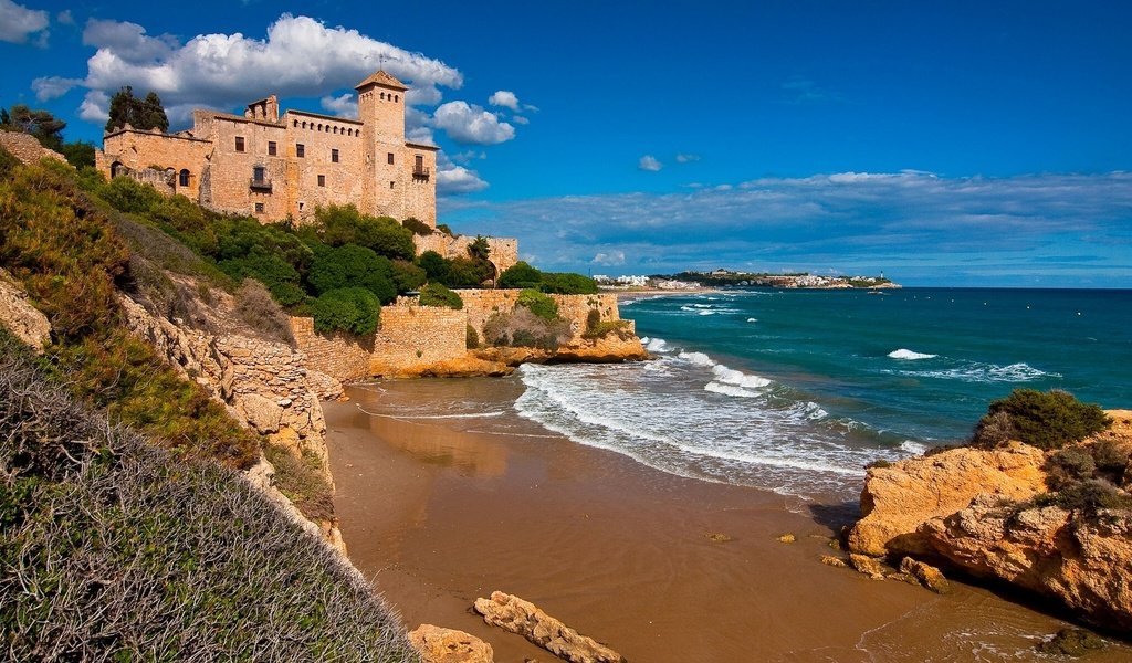 Обои небо, tamarit castle, costa dorada, облака, таррагона, скалы, море, замок, побережье, испания, каталония, the sky, clouds, tarragona, rocks, sea, castle, coast, spain, catalonia разрешение 1920x1275 Загрузить