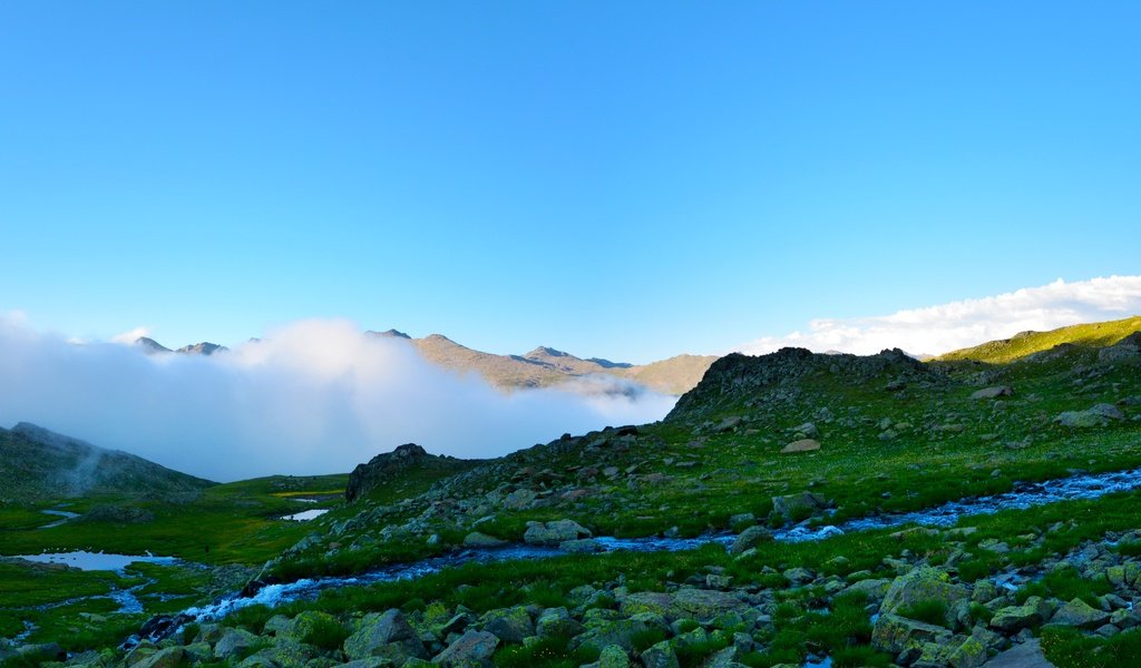 Обои небо, облака, горы, природа, пейзаж, туман, турция, the sky, clouds, mountains, nature, landscape, fog, turkey разрешение 8651x3817 Загрузить