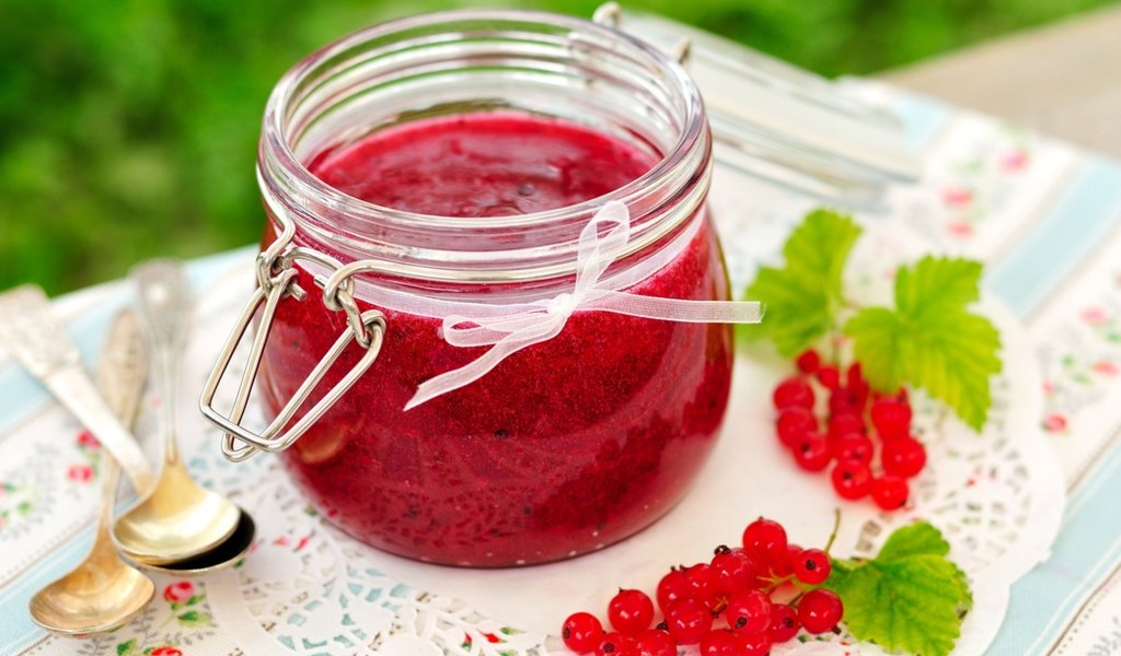 Обои джем, ягоды, банка, красная смородина, желе, смородина, варенье, jam, berries, bank, red currant, jelly, currants разрешение 1920x1275 Загрузить