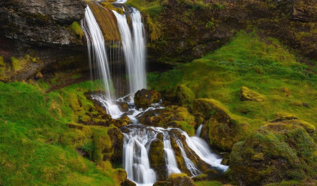 Обои скалы, камни, водопад, поток, мох, исландия, grundarfjordur, grjundarfьjordjur, грюндарфьёрдюр, rocks, stones, waterfall, stream, moss, iceland разрешение 2048x1278 Загрузить