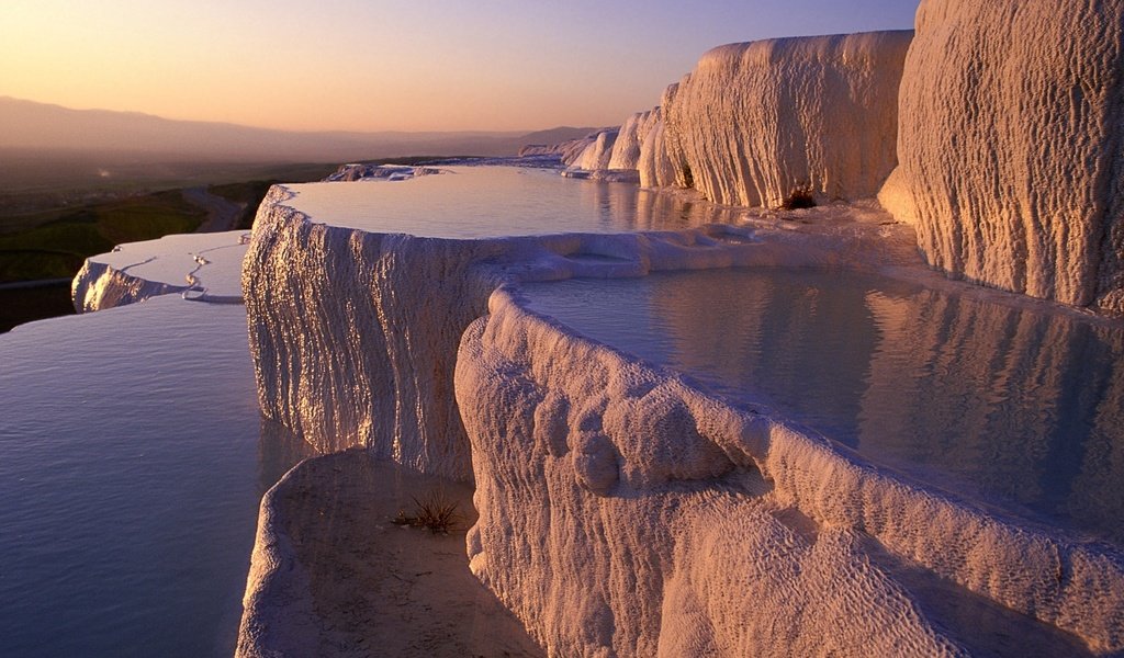 Обои вода, горы, турция, плато, известняк, памуккале, water, mountains, turkey, plateau, limestone, pamukkale разрешение 1920x1080 Загрузить