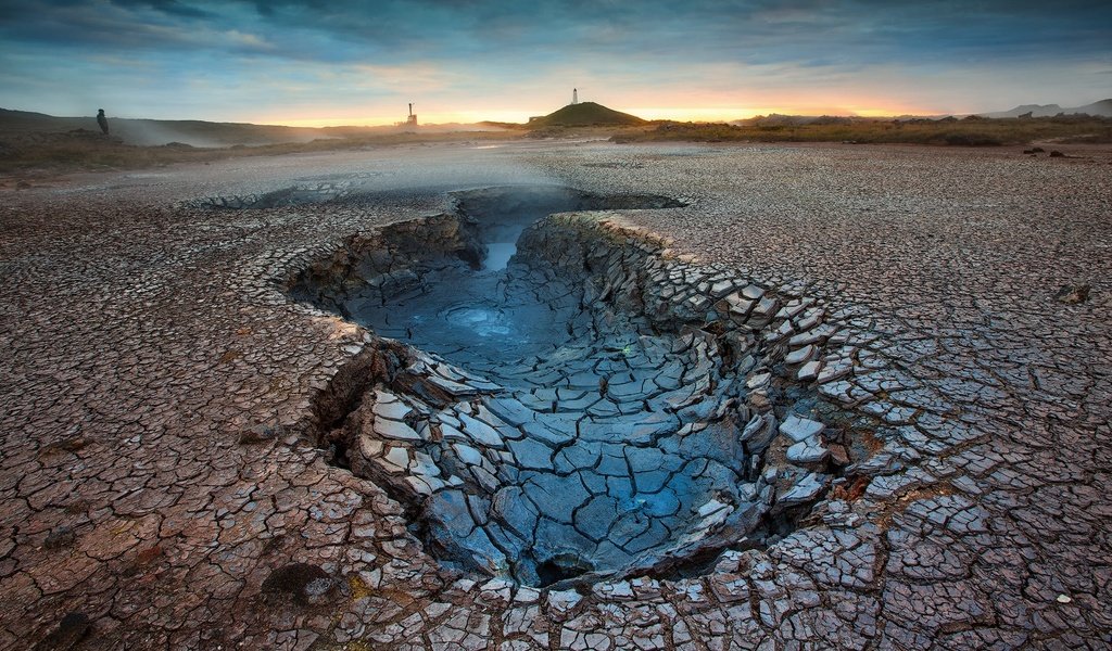 Обои пустыня, кратер, потрескавшаяся земля, desert, crater, cracked earth разрешение 1920x1080 Загрузить