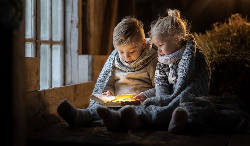 Обои сено, дети, окно, книга, hay, children, window, book разрешение 2048x1365 Загрузить