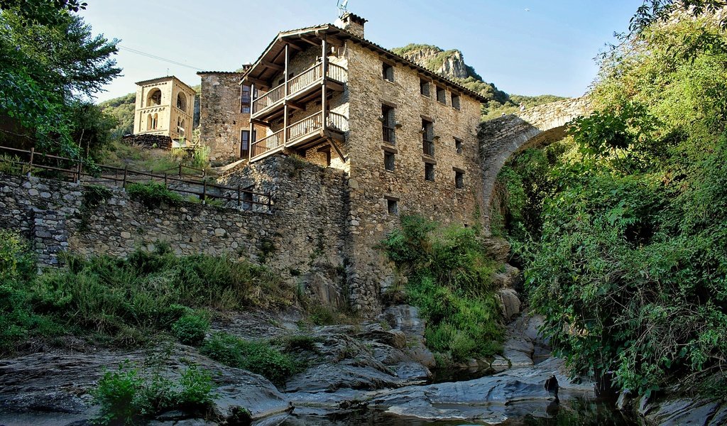 Обои beget
catalunya, beget
catalunya разрешение 2304x1536 Загрузить