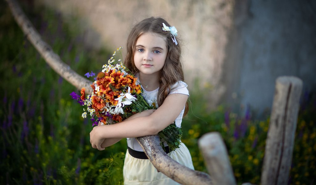 Обои цветы, природа, поза, ветки, девочка, букет, локоны, русая, flowers, nature, pose, branches, girl, bouquet, curls, rus разрешение 2112x1188 Загрузить