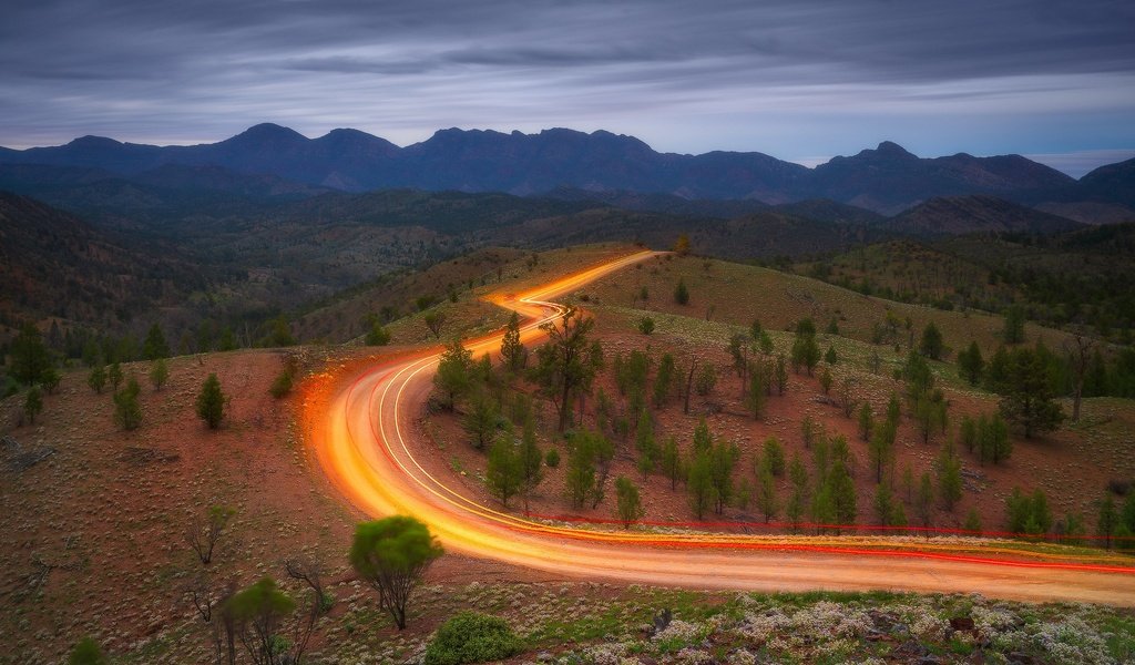 Обои дорога, деревья, горы, австралия, новый южный уэльс, road, trees, mountains, australia, new south wales разрешение 2048x1366 Загрузить