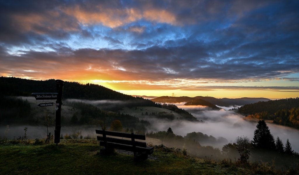 Обои горы, утро, скамья, mountains, morning, bench разрешение 3840x2160 Загрузить