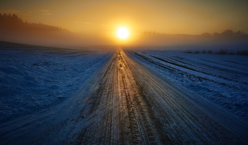 Обои дорога, снег, природа, закат, зима, горизонт, road, snow, nature, sunset, winter, horizon разрешение 2880x1920 Загрузить