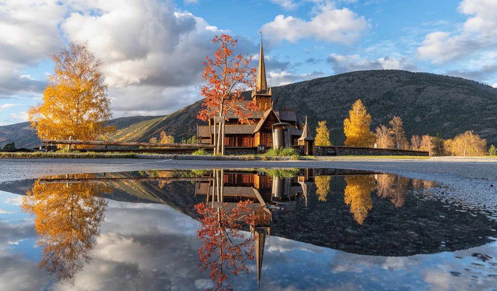 Обои облака, горы, природа, отражение, осень, церковь, норвегия, vestlandet, clouds, mountains, nature, reflection, autumn, church, norway разрешение 5120x3417 Загрузить