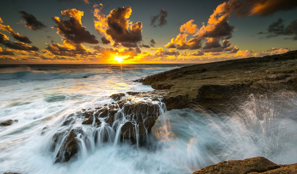 Обои облака, sintra-cascais natural park, кашкайш, закат, побережье, океан, португалия, атлантический океан, atlantic ocean, cascais, природный парк синтра-кашкайш, cabo raso, clouds, sunset, coast, the ocean, portugal, the atlantic ocean разрешение 2112x1188 Загрузить