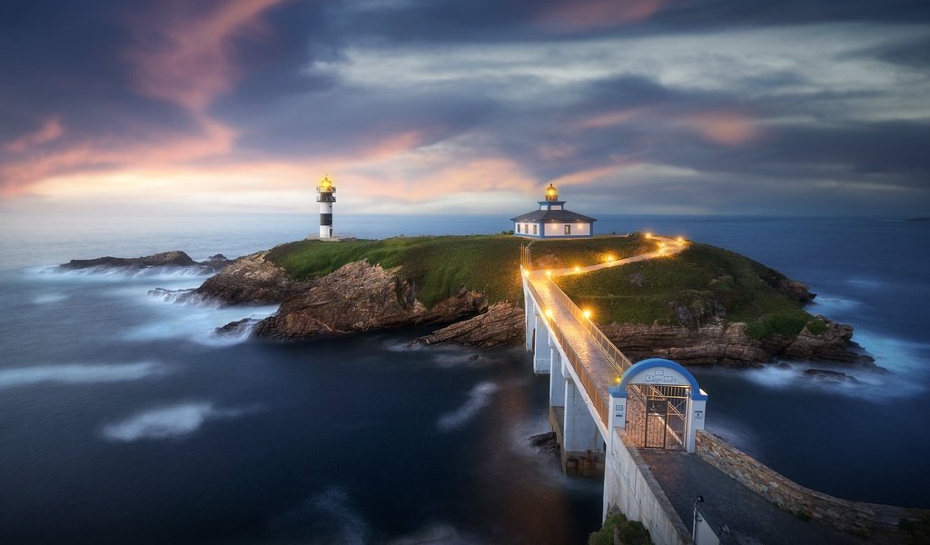 Обои море, маяк острова панча, cantabrian sea, маяк, pancha island lighthouse, остров панча, мост, остров, испания, galicia, ribadeo, галисия, pancha island, рибадео, кантабрийское море, sea, lighthouse, bridge, island, spain разрешение 2047x1365 Загрузить