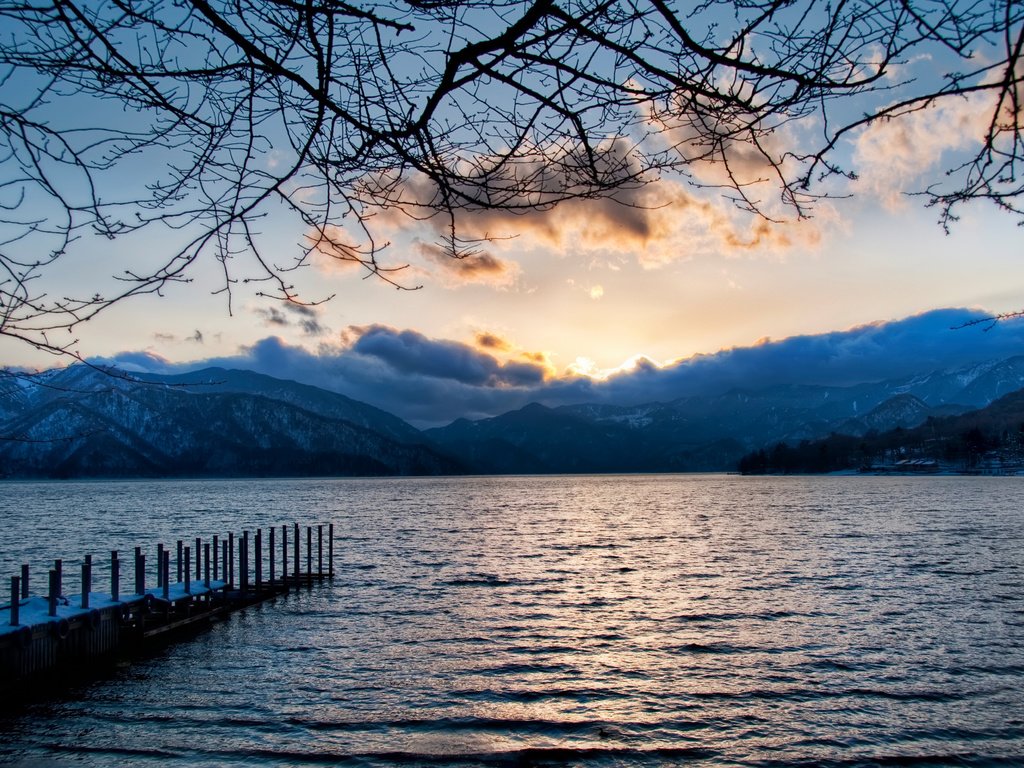 Обои облака, озеро, горы, the lake at nikko, clouds, lake, mountains разрешение 3834x2518 Загрузить