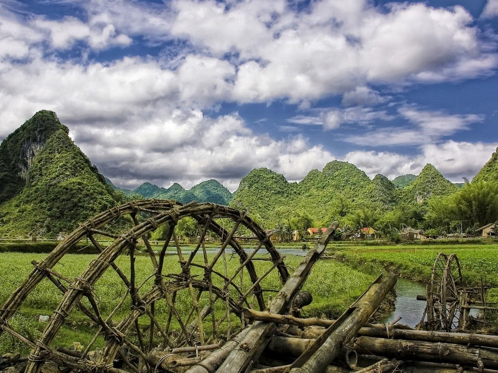 Обои горы, мельница, село, mountains, mill, village разрешение 1920x1200 Загрузить