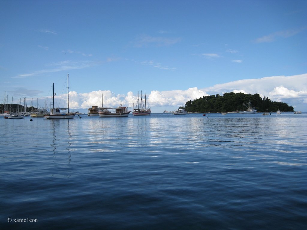 Обои небо, море, яхты, остров, the sky, sea, yachts, island разрешение 2592x1944 Загрузить