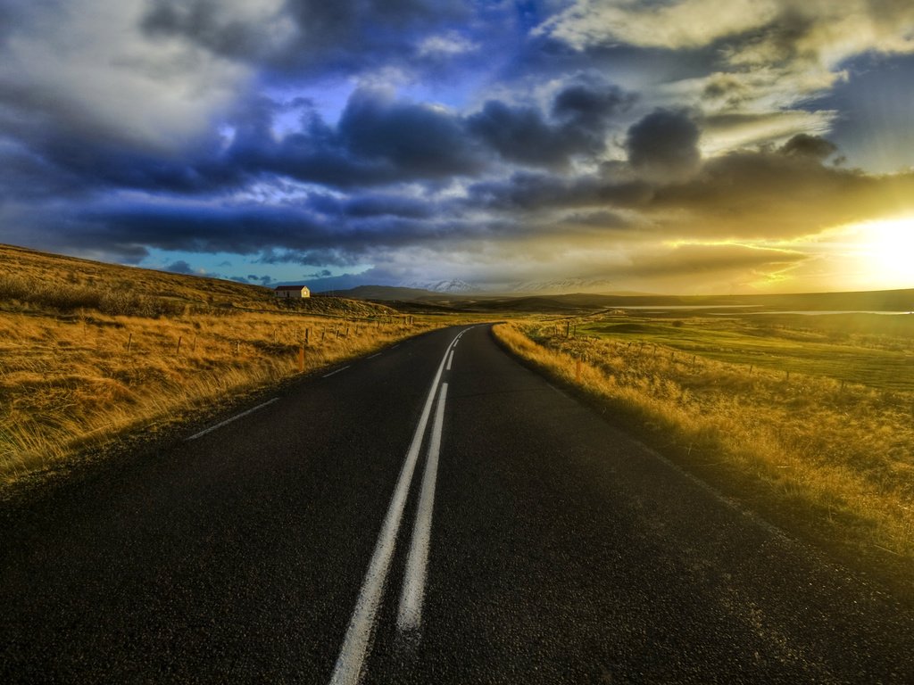 Обои дорога, облака, солнце, road, clouds, the sun разрешение 2560x1600 Загрузить