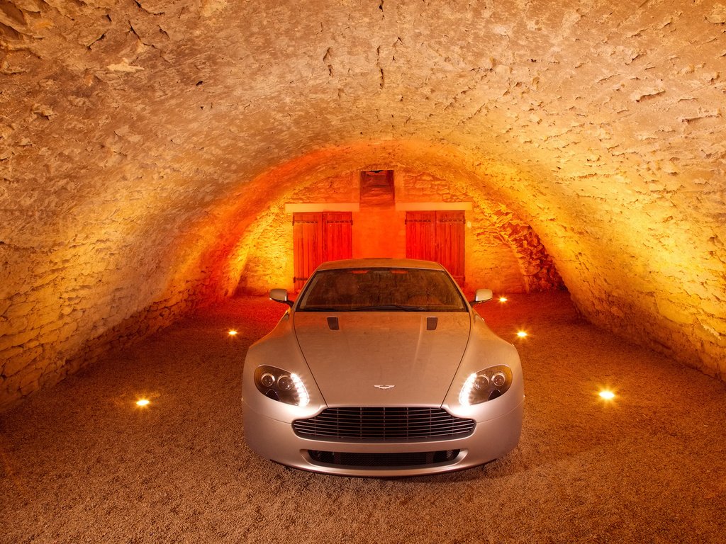 Обои астон мартин, vantage, pogreb, aston martin разрешение 1920x1440 Загрузить