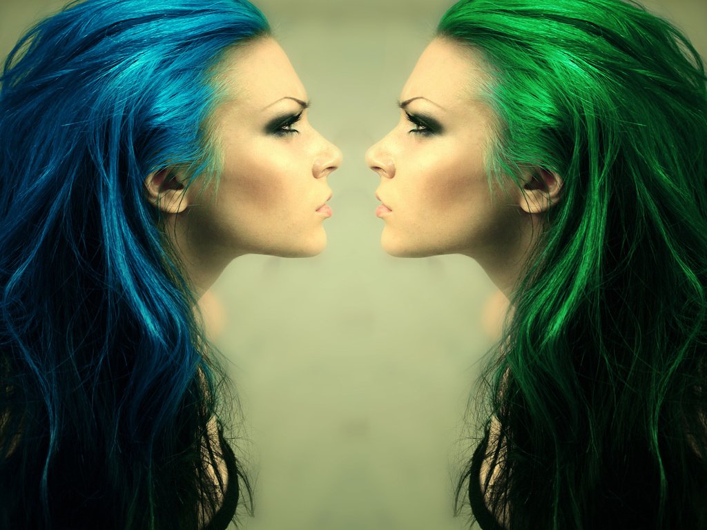 Обои девушка, зеленые, профиль, волосы, лицо, синее, к лицу, girl, green, profile, hair, face, blue, to face разрешение 1920x1200 Загрузить