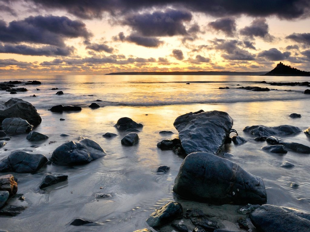 Обои небо, вода, вечер, камни, обои, фото, океан, the sky, water, the evening, stones, wallpaper, photo, the ocean разрешение 2048x1363 Загрузить