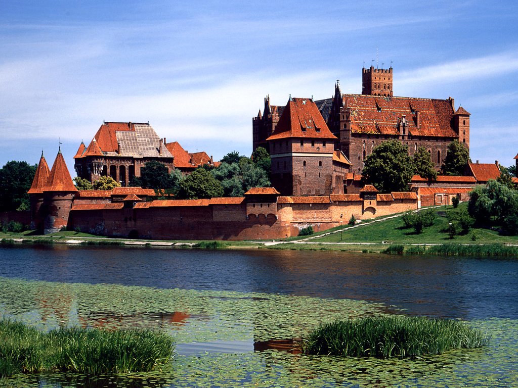 Обои река, замок, пруд, польша, river, castle, pond, poland разрешение 1920x1200 Загрузить